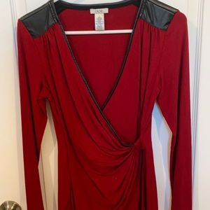 Beautiful top with leather trim